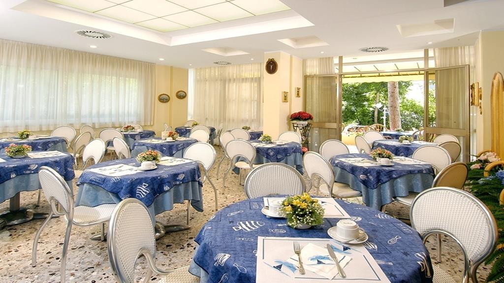 Hotel Cristina Hospitality Centrale (Adults Only) Riccione Bagian luar foto