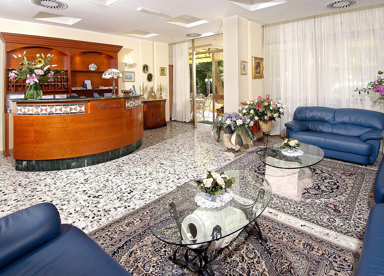 Hotel Cristina Hospitality Centrale (Adults Only) Riccione Bagian luar foto